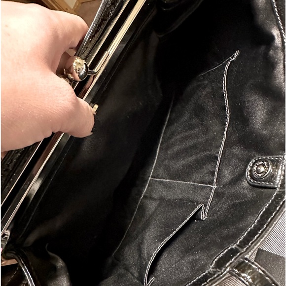 Coach ❤️Kiss Snap Patent Leather Mono Satchel - Picture 6 of 16